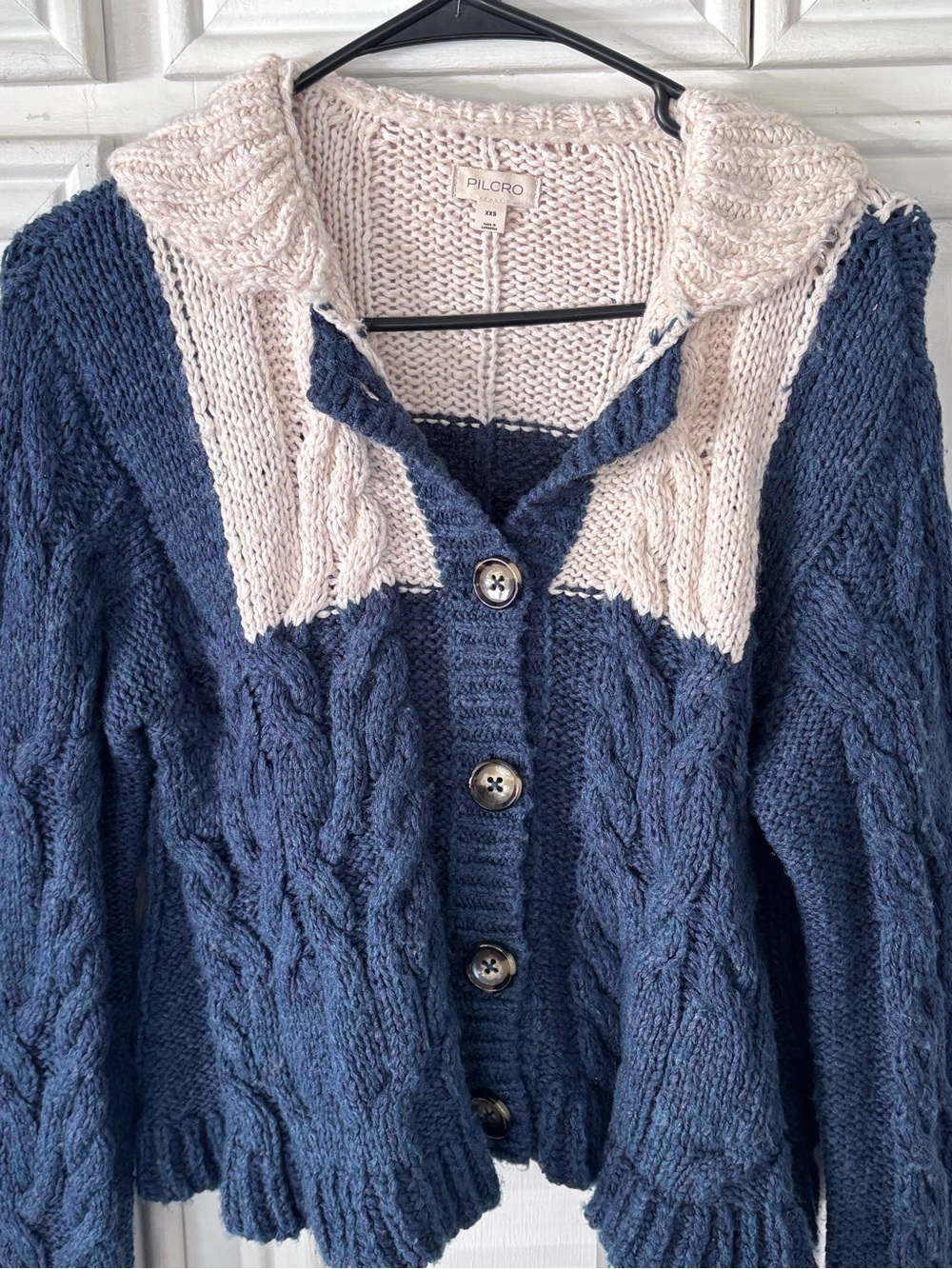 Pilcro Navy and Cream Shawl-Collar Cable Knit Cardigan sz XXS - Picture 3 of 14